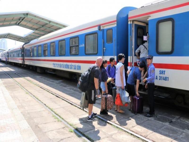 Nhiều chuyến tàu Bắc - Nam bị hủy do không có khách 